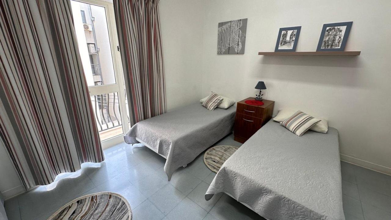 Malta Crown Guesthouse Saint Julian's Luaran gambar