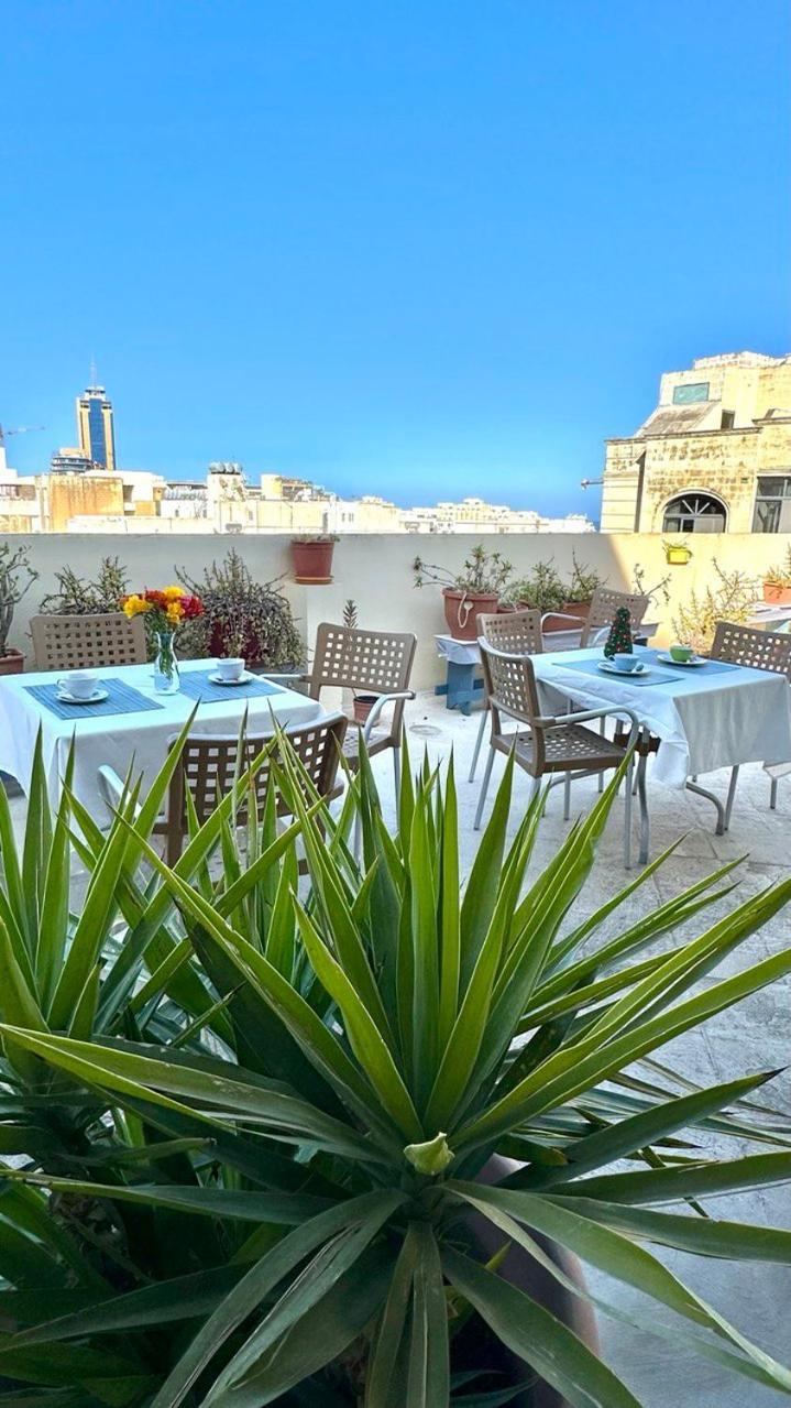 Malta Crown Guesthouse Saint Julian's Luaran gambar