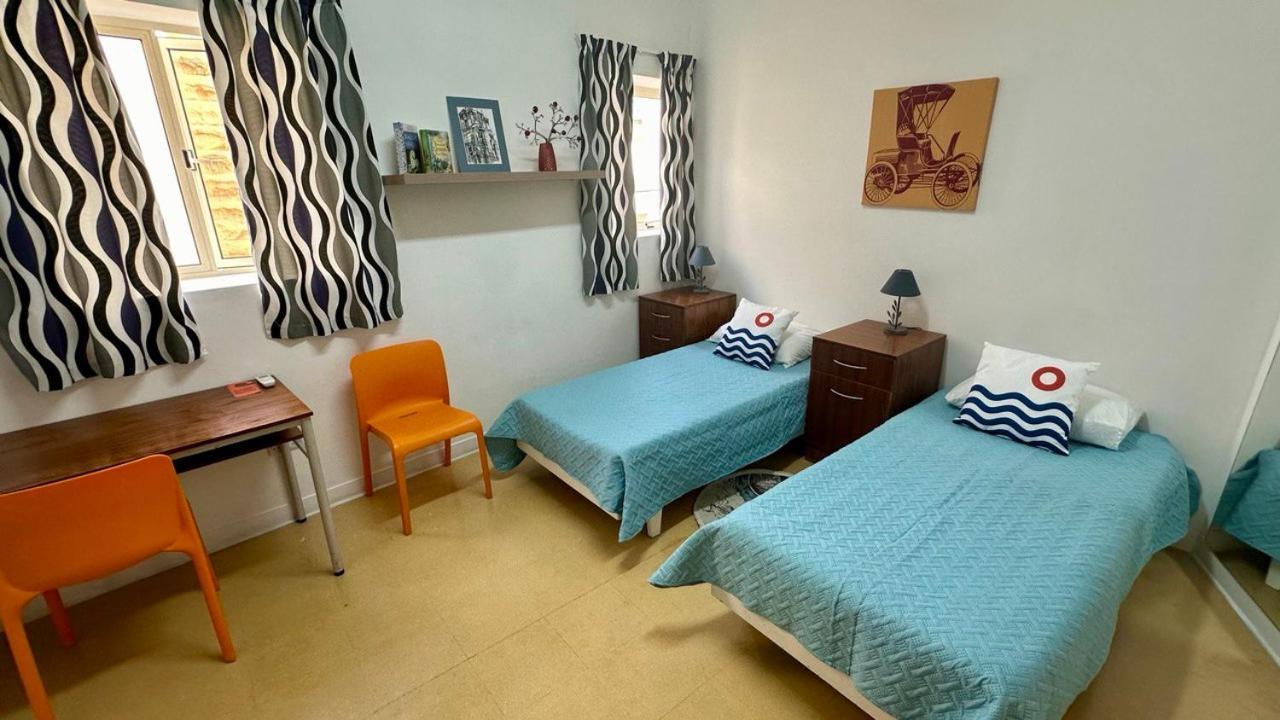 Malta Crown Guesthouse Saint Julian's Luaran gambar